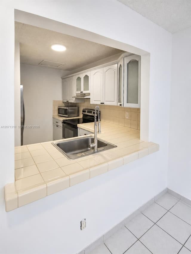6605 W 26th Dr # 18, Hialeah FL 33016 - Hialeah, FL - Photo 5