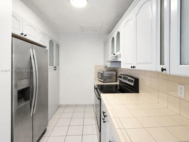 6605 W 26th Dr # 18, Hialeah FL 33016 - Hialeah, FL - Photo 4