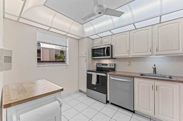 3251 Holiday Springs Boulevard # 206, Margate FL 33063 - Margate, FL - Photo 4