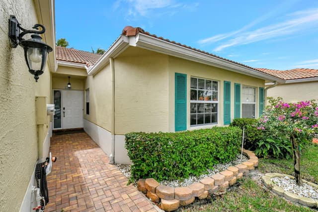 6078 Lake Hibiscus Drive, Delray Beach FL 33484 - Delray Beach, FL - Photo 2