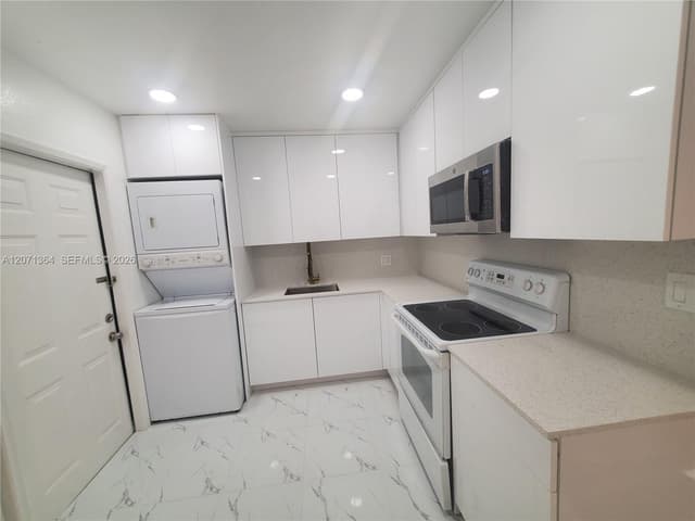 9203 NW 38th Dr # 2, Coral Springs FL 33065 - Coral Springs, FL - Photo 3