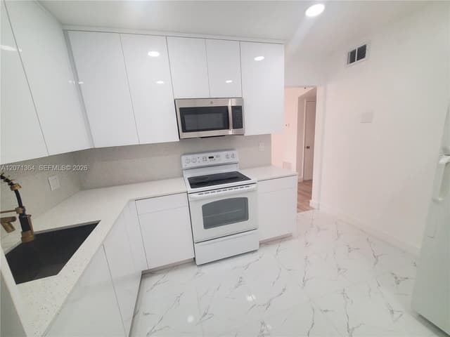 9203 NW 38th Dr # 2, Coral Springs FL 33065 - Coral Springs, FL - Photo 5