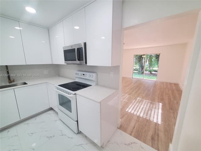 9203 NW 38th Dr # 2, Coral Springs FL 33065 - Coral Springs, FL - Photo 4
