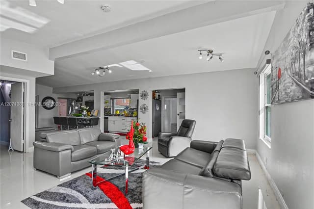3538 SW 87th Ct, Miami FL 33165 - Miami, FL - Photo 4