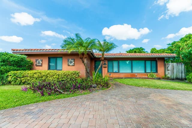 4621 NE 18TH Terrace, Fort Lauderdale FL 33308 - Fort Lauderdale, FL - Photo 2