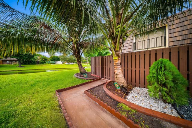 1524 FOREST LAKES Circle # A, West Palm Beach FL 33406 - West Palm Beach, FL - Photo 4