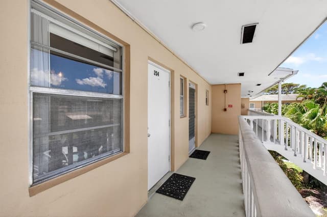 2101 NE 1st Court # 204, Boynton Beach FL 33435 - Boynton Beach, FL - Photo 3