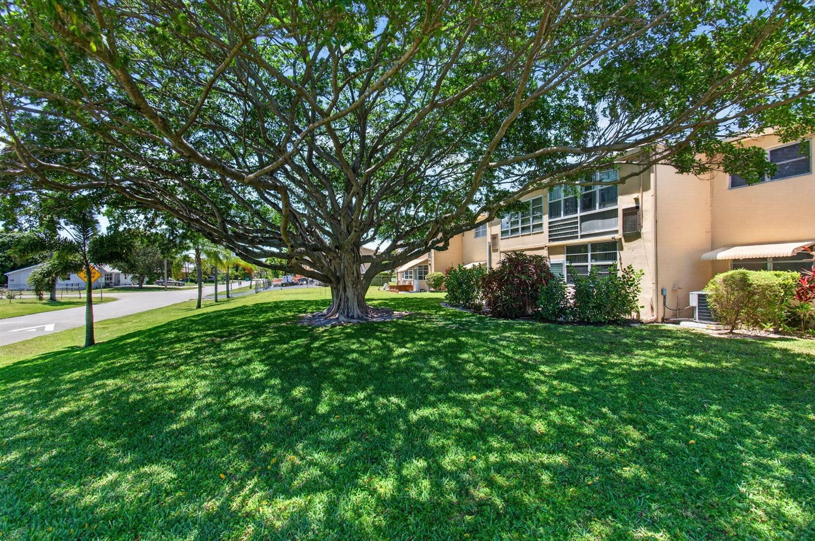 2101 NE 1st Court # 204, Boynton Beach FL 33435 - Boynton Beach, FL - Photo 1