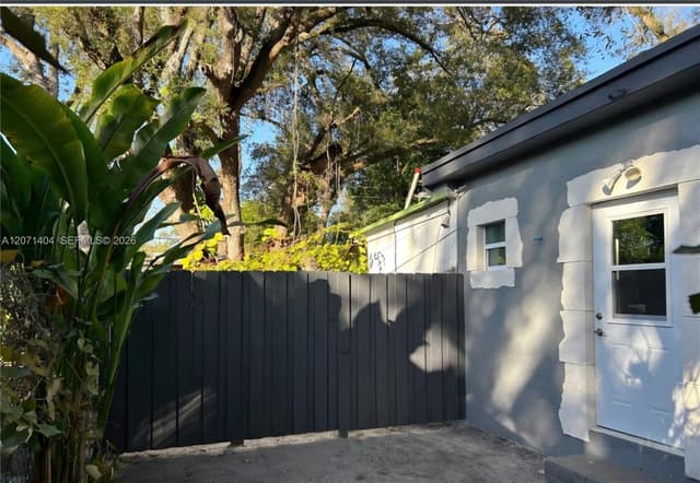 661 NE 164th Ter, Miami FL 33162 - Miami, FL - Photo 4