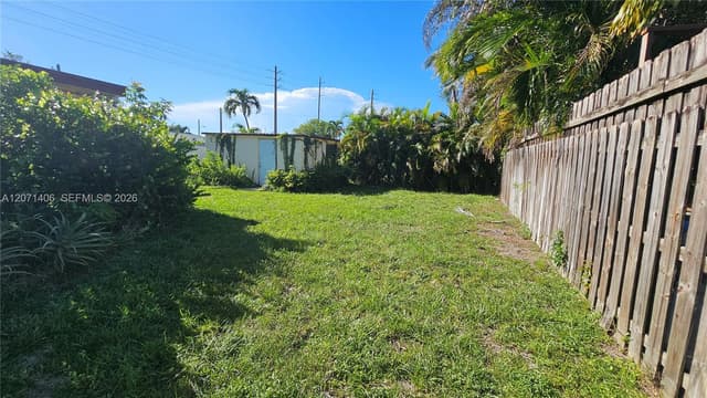 214 SW 2nd Pl, Dania Beach FL 33004 - Dania Beach, FL - Photo 3