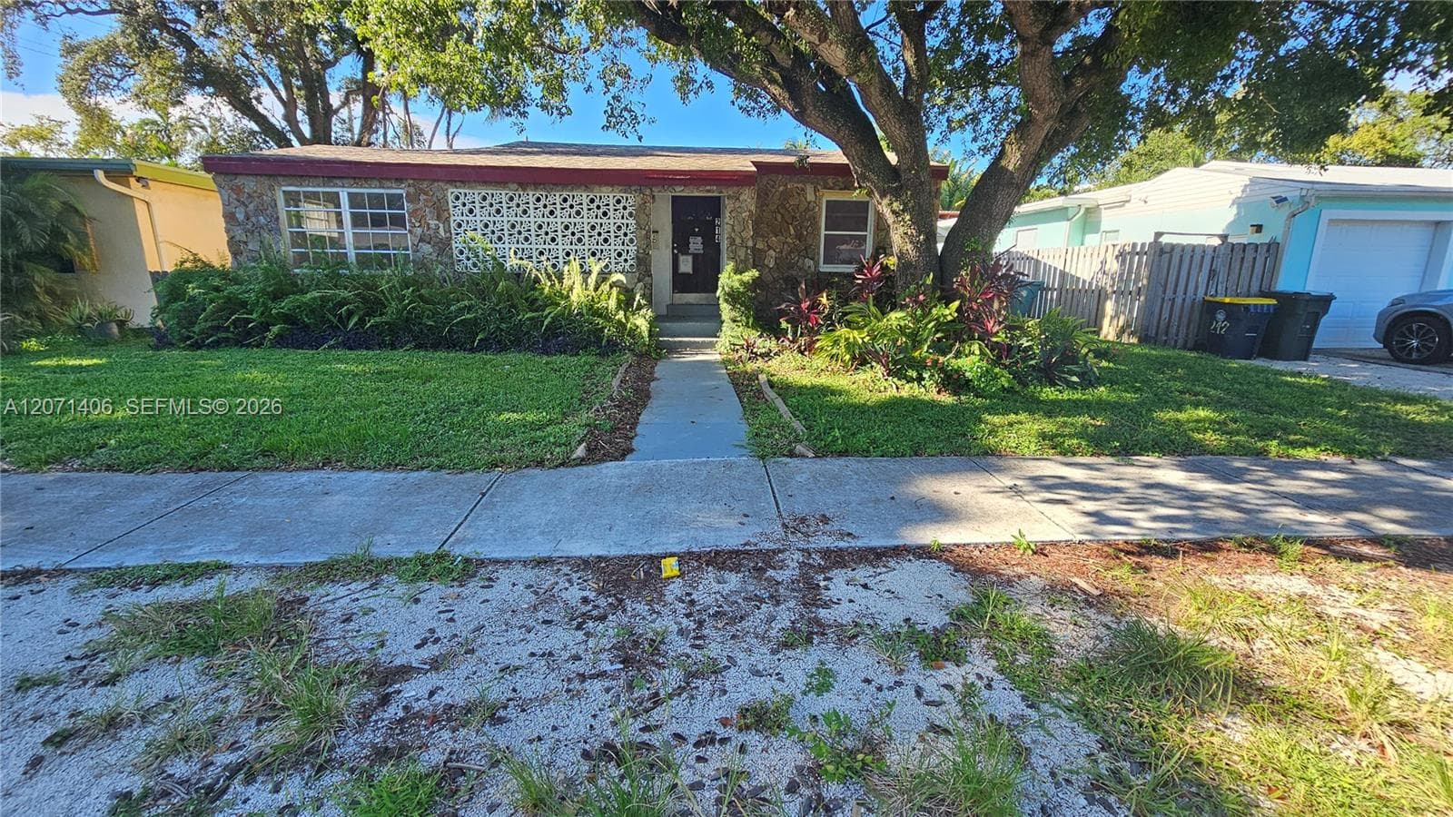 214 SW 2nd Pl, Dania Beach FL 33004 - Dania Beach, FL - Photo 1