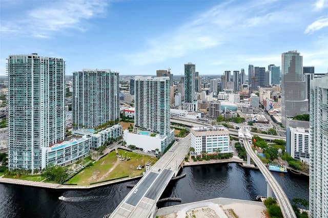 68 SE 6th St # 3911, Miami FL 33131 - Miami, FL - Photo 3