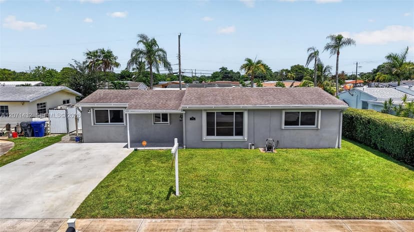 7521 Eaton St, Hollywood FL 33024