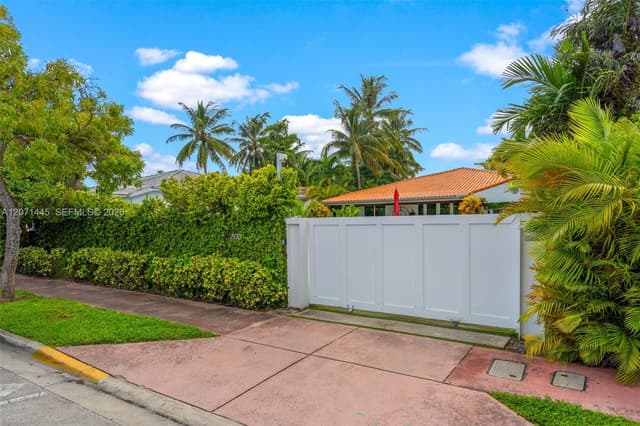 7970 Hawthorne Ave, Miami Beach FL 33141 - Miami Beach, FL - Photo 4