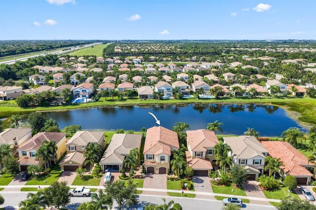 8160 CANTABRIA FALLS Drive, Boynton Beach FL 33473 - Boynton Beach, FL - Photo 2