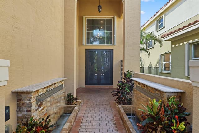 8160 CANTABRIA FALLS Drive, Boynton Beach FL 33473 - Boynton Beach, FL - Photo 3