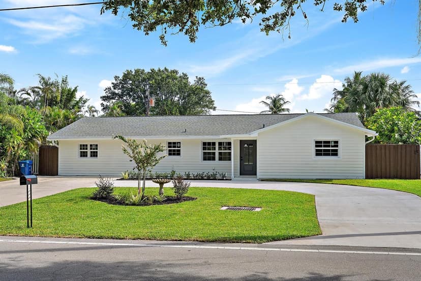 109 E RIVERSIDE Drive, Jupiter FL 33469