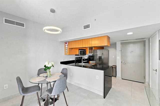 1750 N BAYSHORE Drive # 1202, Miami FL 33132 - Miami, FL - Photo 3