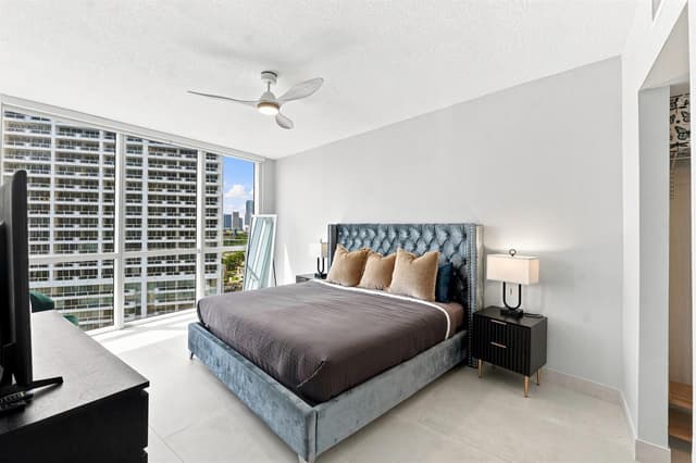 1750 N BAYSHORE Drive # 1202, Miami FL 33132 - Miami, FL - Photo 4
