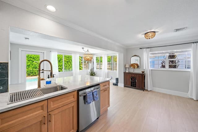 511 Ivy Avenue, Palm Beach Gardens FL 33410 - Palm Beach Gardens, FL - Photo 4