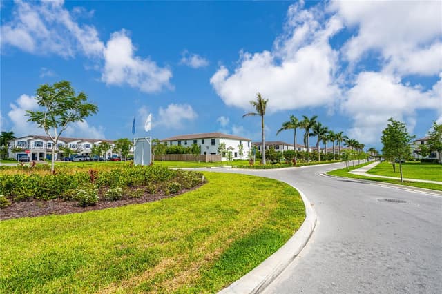 23469 SW 129th Pl, Homestead FL 33032 - Homestead, FL - Photo 3