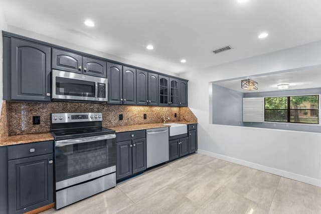 13095 BELHAVEN Court # 5, Wellington FL 33414 - Wellington, FL - Photo 2
