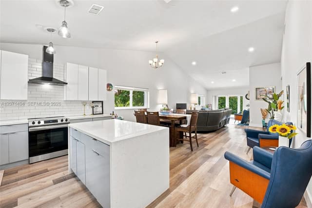 3913 NW 72nd Ln, Coral Springs FL 33065 - Coral Springs, FL - Photo 5