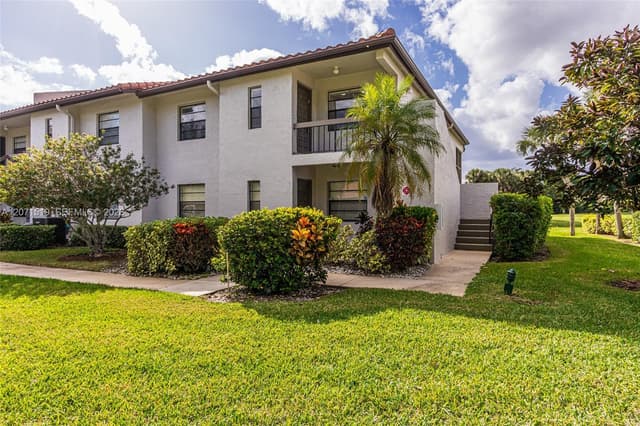 21529 Cypress Hammock Dr # 35J, Boca Raton FL 33428 - Boca Raton, FL - Photo 2