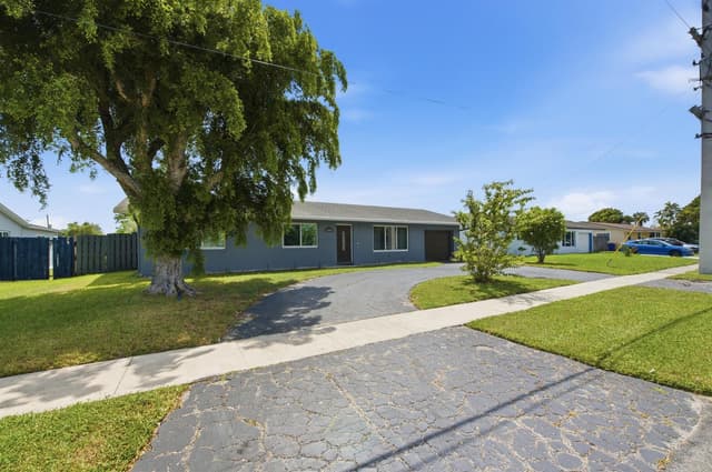 1000 W River Drive, Margate FL 33063 - Margate, FL - Photo 2