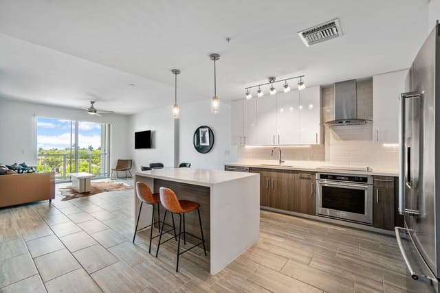 236 SE Fifth Avenue # 303, Delray Beach FL 33483 - Delray Beach, FL - Photo 2
