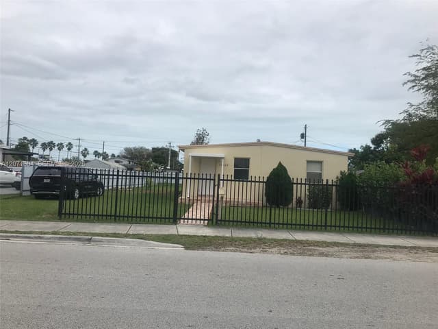 21625 SW 109th Ave, Miami FL 33170 - Miami, FL - Photo 2