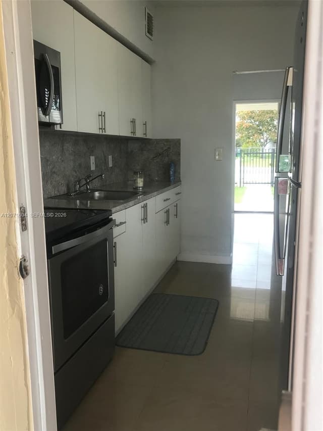 21625 SW 109th Ave, Miami FL 33170 - Miami, FL - Photo 4