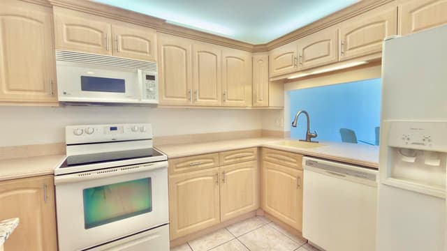 9311 ORANGE GROVE Drive # 402, Davie FL 33324 - Davie, FL - Photo 5