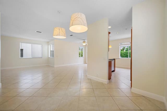 4434 Mahogany Ridge Drive, Weston FL 33331 - Weston, FL - Photo 6