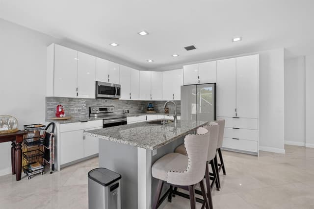 5040 Heron Place, Coconut Creek FL 33073 - Coconut Creek, FL - Photo 3