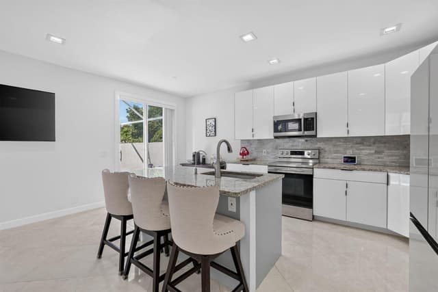 5040 Heron Place, Coconut Creek FL 33073 - Coconut Creek, FL - Photo 4