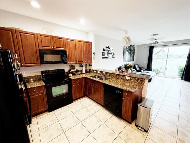 1421 NW 34TH Way # 1421, Lauderhill FL 33311 - Lauderhill, FL - Photo 4
