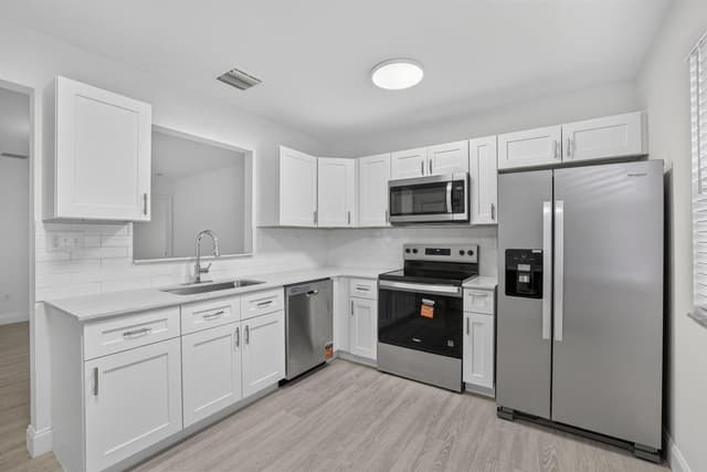 2855 NW 8TH Court, Fort Lauderdale FL 33311 - Fort Lauderdale, FL - Photo 6