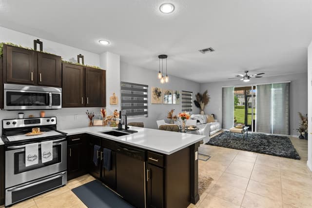 1182 Paisley Court, Lake Worth FL 33461 - Lake Worth, FL - Photo 5