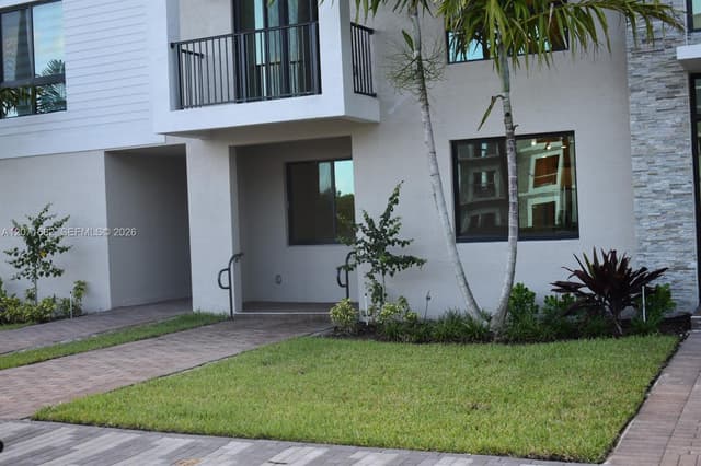 4640 NW 84 # 16, Doral FL 33166 - Doral, FL - Photo 2
