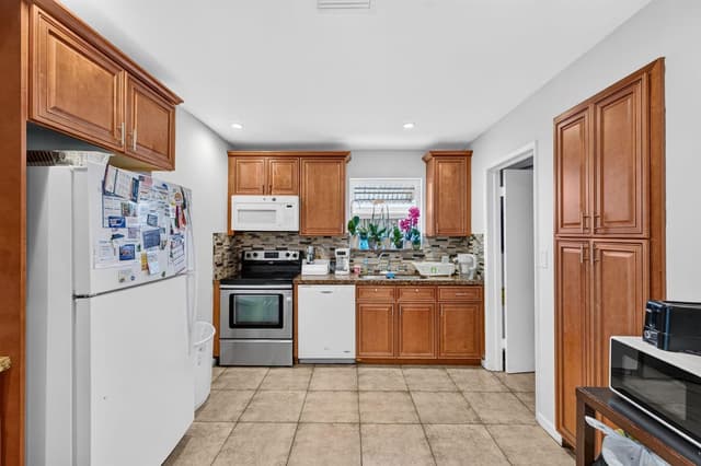 1501 NW 41ST Street, Oakland Park FL 33309 - Oakland Park, FL - Photo 2