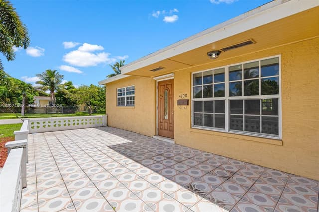 4700 NW 41st Pl, Lauderdale Lakes FL 33319 - Lauderdale Lakes, FL - Photo 6