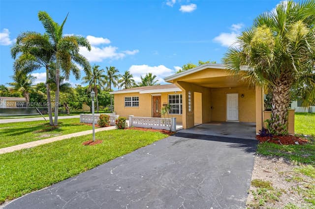 4700 NW 41st Pl, Lauderdale Lakes FL 33319 - Lauderdale Lakes, FL - Photo 3