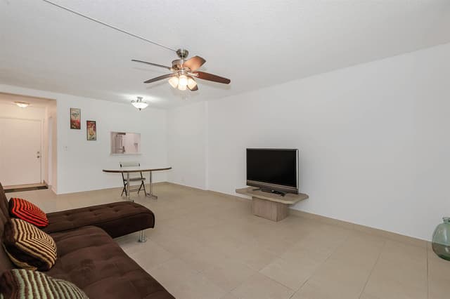 1000 NE 12TH Avenue # 104, Hallandale Beach FL 33009 - Hallandale Beach, FL - Photo 7