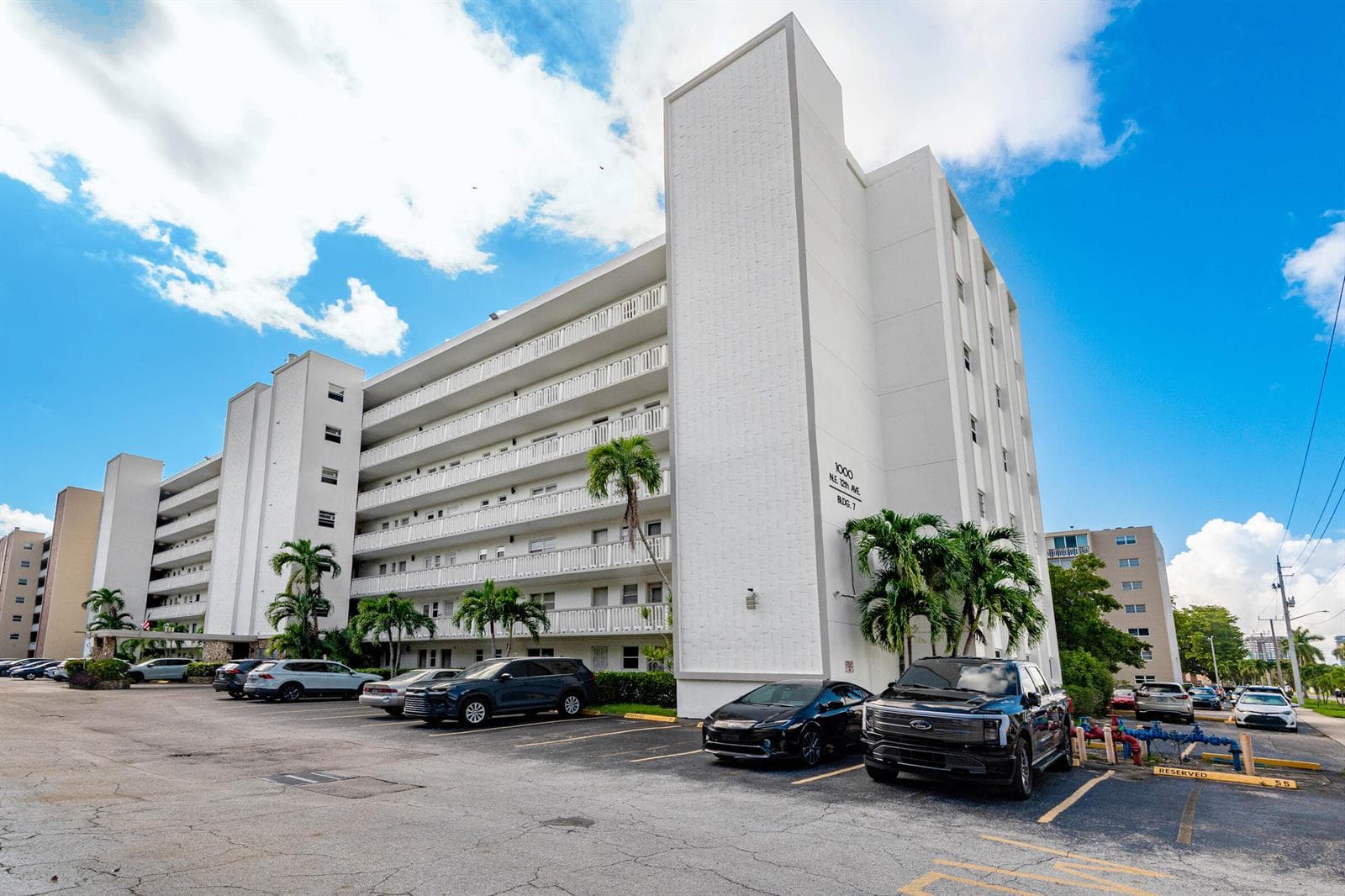1000 NE 12TH Avenue # 104, Hallandale Beach FL 33009 - Hallandale Beach, FL - Photo 1