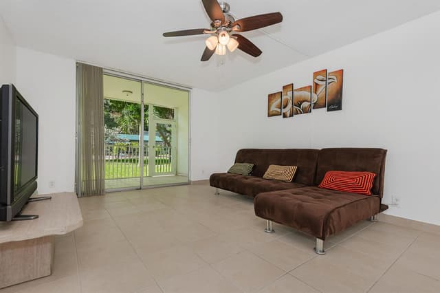 1000 NE 12TH Avenue # 104, Hallandale Beach FL 33009 - Hallandale Beach, FL - Photo 4