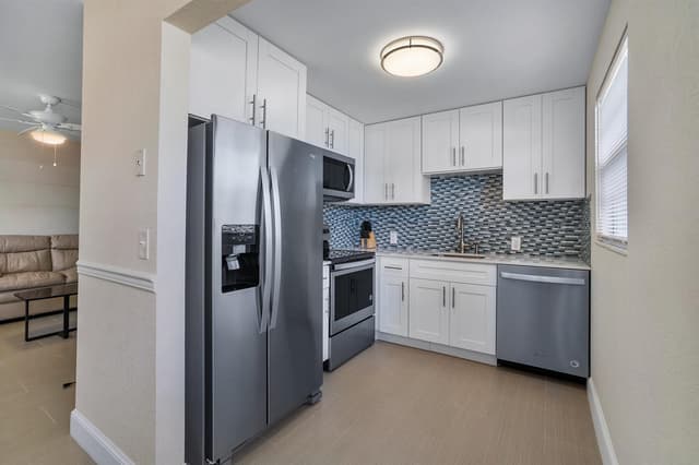 224 Fanshaw F, Boca Raton FL 33434 - Boca Raton, FL - Photo 3