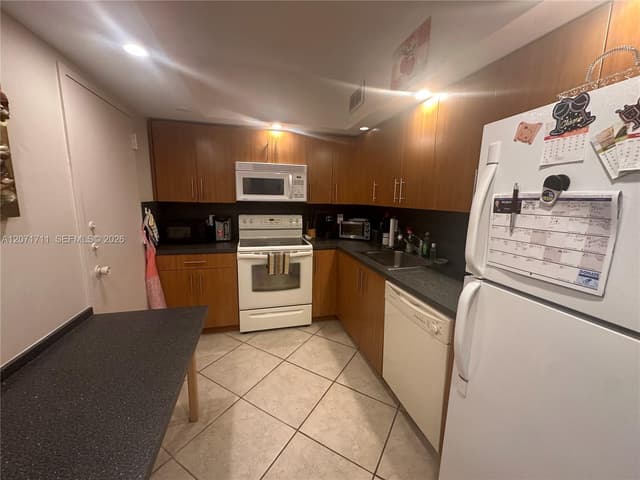 1985 S Ocean Dr # 12B, Hallandale Beach FL 33009 - Hallandale Beach, FL - Photo 3