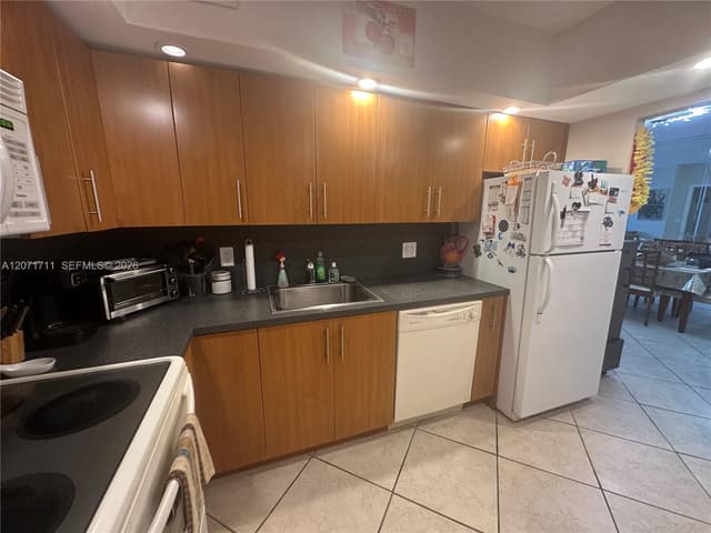 1985 S Ocean Dr # 12B, Hallandale Beach FL 33009 - Hallandale Beach, FL - Photo 5