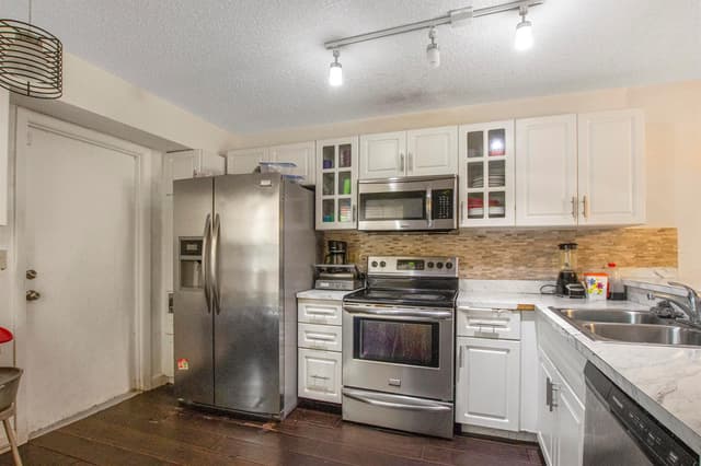 1905 MAPLEWOOD Drive, FL 33415 - Photo 7